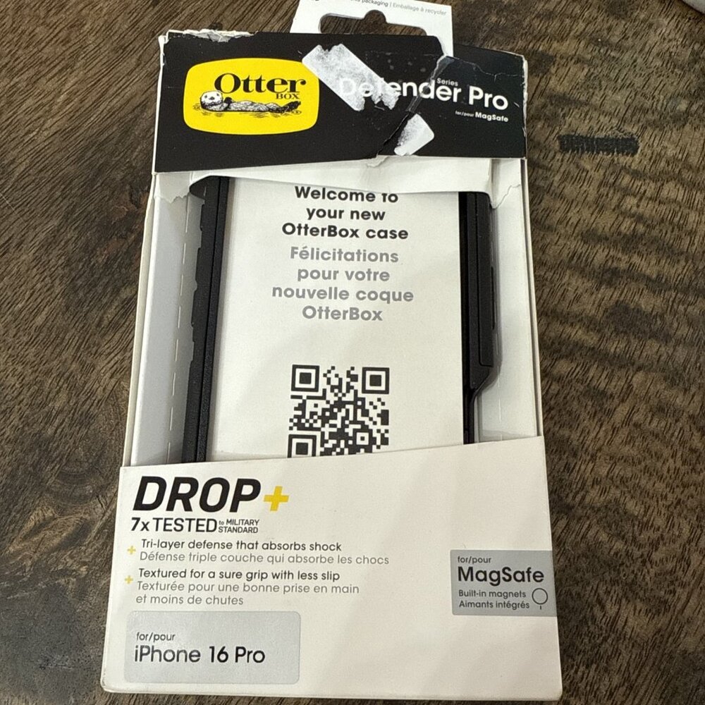 New Otterbox Defender Series Pro for  iPhone 16 Pro Max MagSafe Case Black Color
